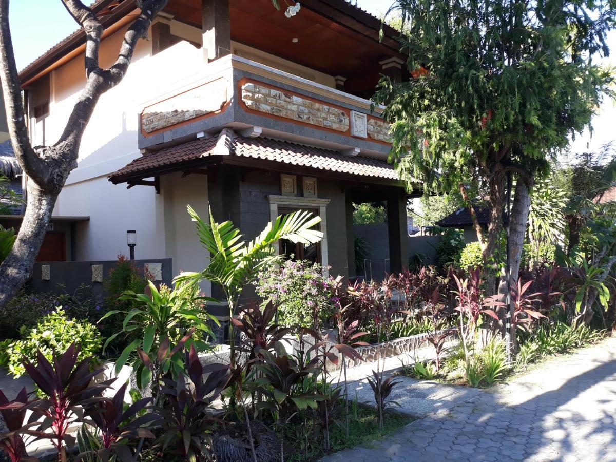 Puri Bali Hotel Lovina Oda fotoğraf